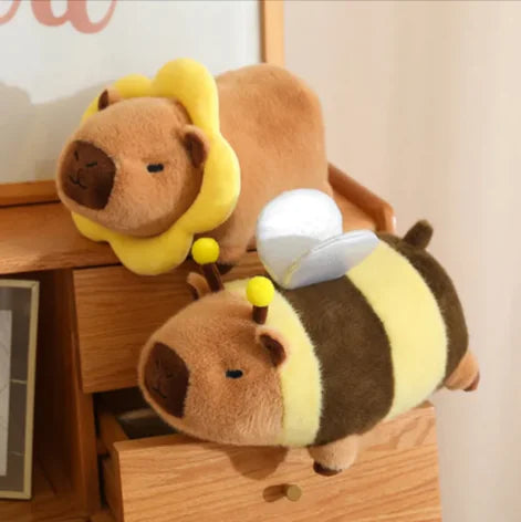Boneco de Pelúcia Capivara Torrada - Edição Transformação em Abelha