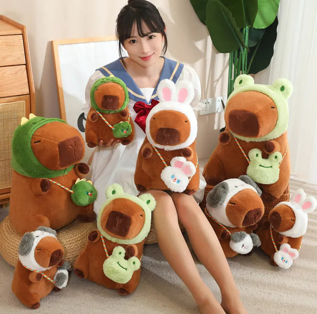 Boneco de Pano de Pelúcia de Capivara e Coelho